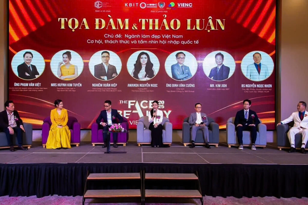 Buổi toạ đàm và thảo luận cùng các doanh nhân