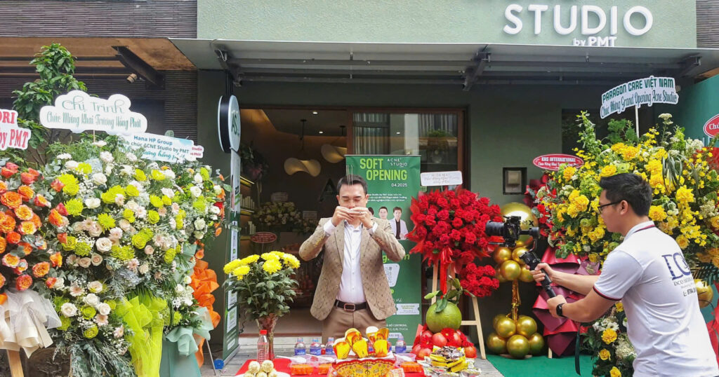 Acne Studio tưng bừng khai trương